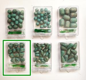 Koraliki do bransoletek turkusowe ornamentowy dekor 1,5cm